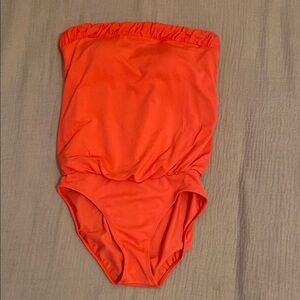 JANTZEN ONE PICES Coral Swimwear. Size 6 ( missing strap )